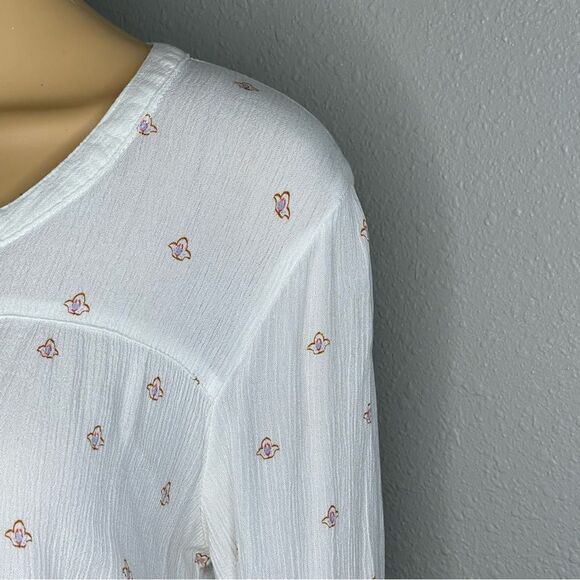 Mudd Long Sleeve Flowy White and Pink Button Down Collarless Blouse Large - Picture 3 of 9